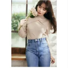 最終値下げ中　HLT cutout ribbed knit top