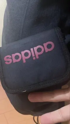 adidas 二つ折り財布 ブラック×ピンク
