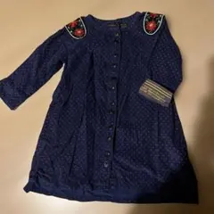 刺繍付きネイビーのドット柄ワンピース