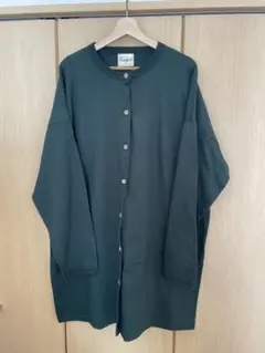 Kinsport ダークグリーン ボタン付きカーディガン