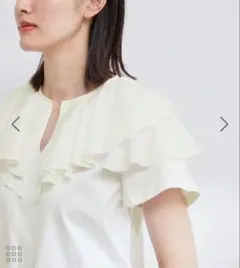 ROPÉ 　洗える　布帛ラッフル襟カットソーのサムネイル