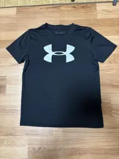 Under Armour ブラック Tシャツ 半袖