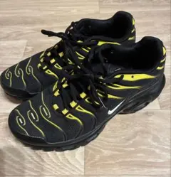 Nike Air Max Plus Black / Varsity Maize