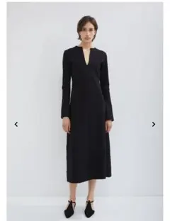 ⭐️人気新作 新品 Toteme トーテム　ロングワンピース　2色 2025年最新】toteme ワンピースの人気アイテム - メルカリ