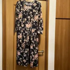 INGEBORG ブラックフラワー柄 カットソーワンピース