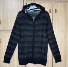 フード付きニット　Mサイズ