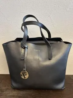 FURLA サリー ハンドバッグ シルバー チャーム付き