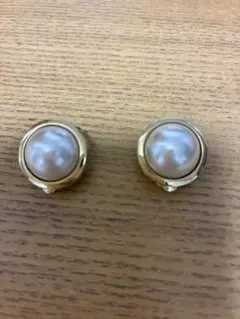 クリスチャンディオール　パール イヤリング