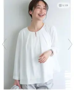 coca ノーカラーブラウス