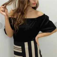 RESEXXY♡ベロア素材♡オフショルトップスのサムネイル
