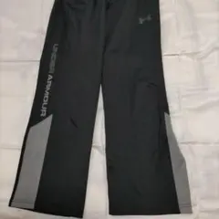 UNDER ARMOUR ストレートパンツ YLG 145〜155 ブラック