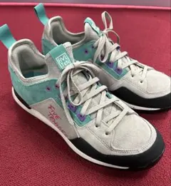 adidas FIVE TENNIE スエードスニーカー グレー/ターコイズのサムネイル
