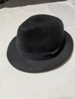 黒のウールフェルトハット