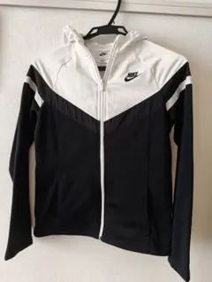 お値下げ中　NIKE 　ナイキ　パーカー　160