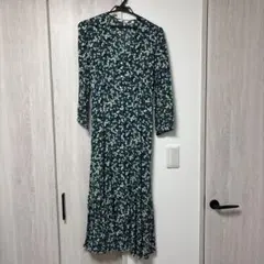 UNIQLO 春ワンピ　グリーン花柄