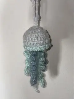 クラゲ　編み物　キーホルダー　毛糸