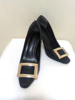 ゴールドバックル パンプス ブラックのサムネイル