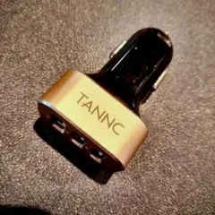 美品 急速充電カーチャージャー USB 3ポート　充電器　高級感　ゴールドメタル