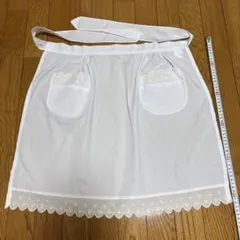ホワイト　フリル　エプロン