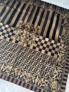【美品】FENDI フェンディ　大判ハンカチ