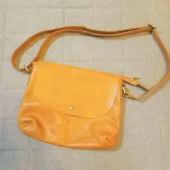 【美品】キャメル レザー メッセンジャーバッグ　革　ファスナー付き