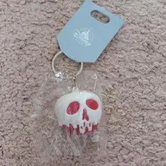 Disney Store 毒リンゴ キーチェーンのサムネイル