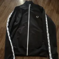 FRED PERRY ブラック ジャージ UK 10 - メルカリ