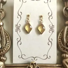 5927　ピアス　ゴールド　ハンドメイドイヤリング交換無料 イエロー黄色ドロップ