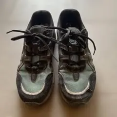 ASICS HARE コラボスニーカー