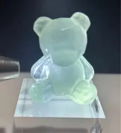天然石　イットリウムフローライト　くま　カービング　グリーン