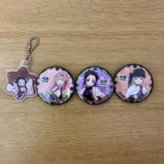 鬼滅の刃 KURA 缶バッチ５個とキーホルダー 1個セット