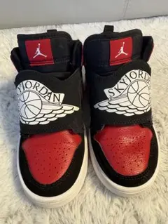 Item thumbnail for item fbe8c163-f8bf-485e-9c42-e3d0e77e2ebf