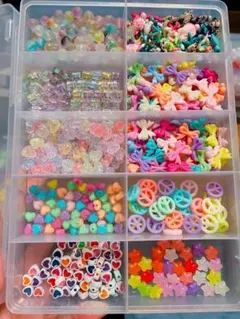 新品・10種類のビーズセット・ケース付き ※パーツ単品の販売不可
