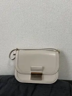 CHARLES & KEITショルダーバッグ　ホワイトベージュのサムネイル