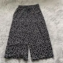 UNIQLO 花柄 リラコパンツ　Sサイズ