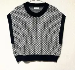 【未使用品】ニットベスト　ノースリーブ　Lサイズ 丈短め
