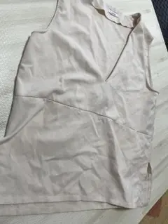 しまむらホワイトオフホワイト❤️VネックノースリーブベストトップスレディースM❤️