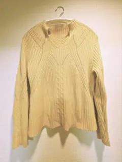 オレンジニット