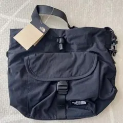 THE NORTH FACE ブラックショルダーバッグ