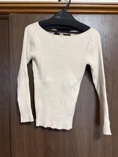 ベージュ リブ編み 長袖ニットのサムネイル
