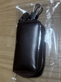 キーケース　本革　ファスナークローズ式　ダークブラウン