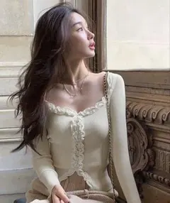 シーイン　SHEIN フリルニット　ホワイト　アイボリーのサムネイル
