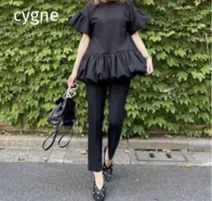 新品　未使用　タグ付き　Cygne シーニュ　フリルAライントップス 新品☆ cygneフリルAライントップス Ginette シーニュ - メルカリ