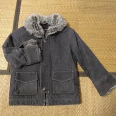 ファー付きグレーのデニムジャケット