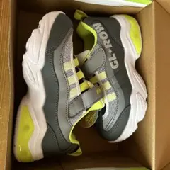 光るスニーカー/GL-ROW スニーカー 18.0cm グレー/イエロー