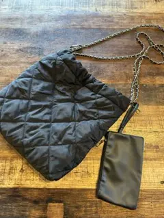 キルティング　ブラックナイロン　ショルダーバッグ　レディース　バッグ　黒