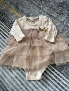 petit main フリルロンパース ピンクベージュ
