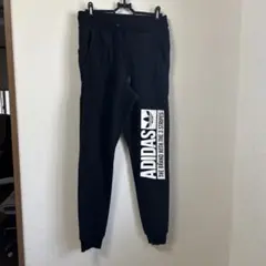 ADIDAS オリジナルズブラック ジョガーパンツ