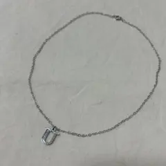 【ハンドメイド】イニシャルネックレス　U