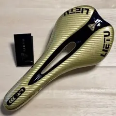 自転車サドル スポーツバイク仕様 薄型 ゴールド白ラインのサムネイル